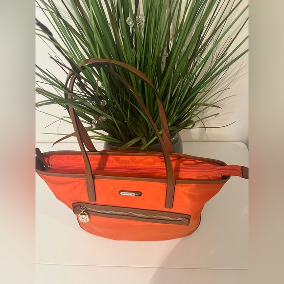 Michael Kors Tote Bag - Picture 4 of 13